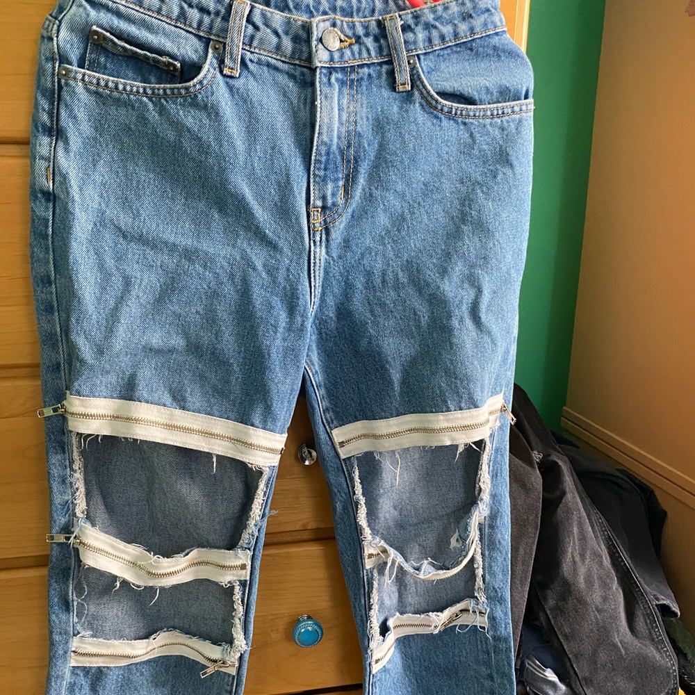Carmar jeans with zippers on knees